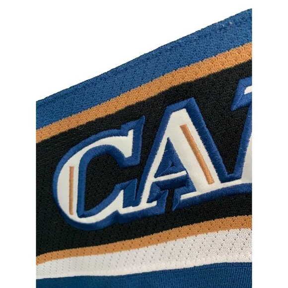 Vintage Washington Capitals Starter Jersey XL NHL Eastern Conference 7212